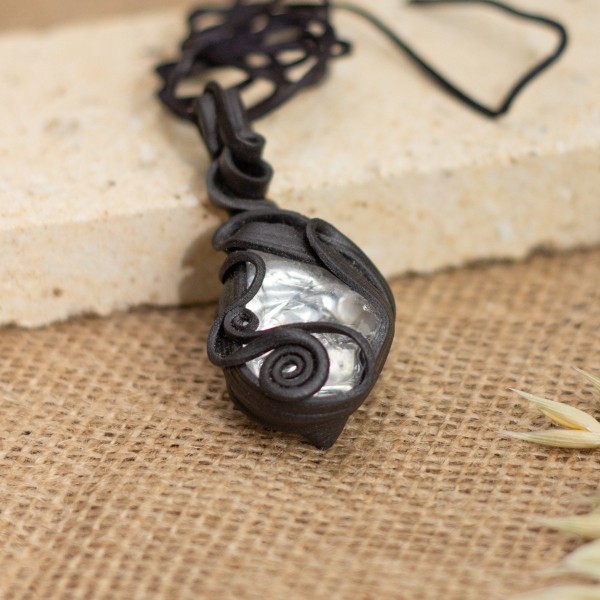 Přívěsek velký  se bílým sklem – La Sofia