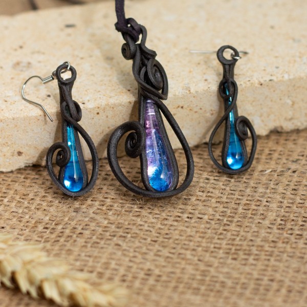 Sada šperků: Přívěšek a náušnice s modrými kapkami – La Sofia