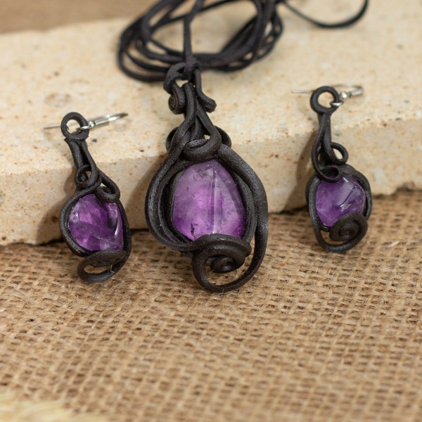 Sada šperků: Přívěšek a náušnice s ametystem – La Sofia