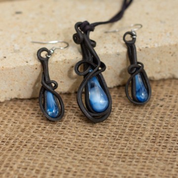 Sada šperků: Přívěšek a náušnice s modrými kapkami – La Sofia