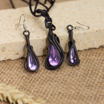Sada šperků: Přívěšek a náušnice s fialovými kapkami – La Sofia