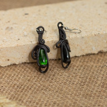 Náušnice se zelenými skleněnými kapkami – La Sofia