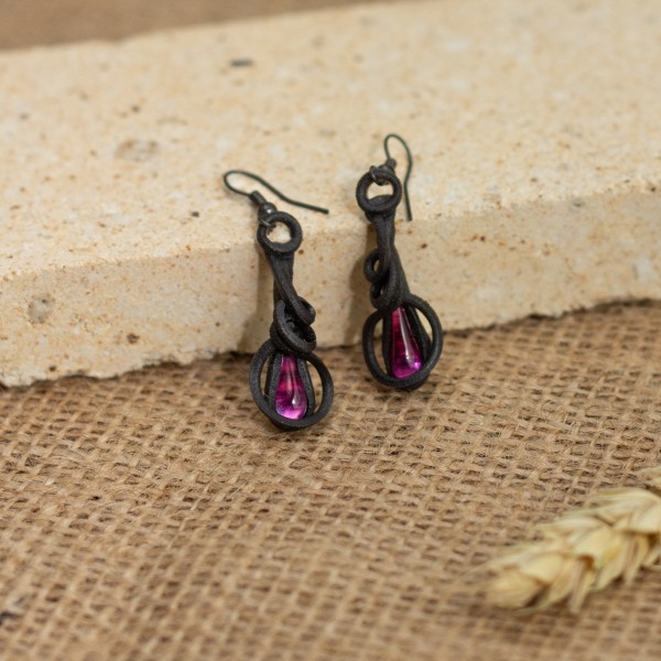 Náušnice s fuchsiovými skleněnými kapkami – La Sofia